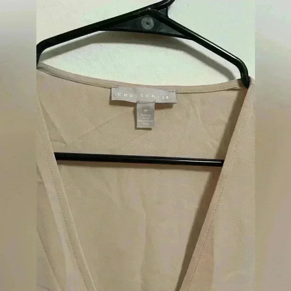NWT - Chelsea28 - Women’s Loose Fitting Cream Tank Top Blouse - Size M - Picture 6 of 9